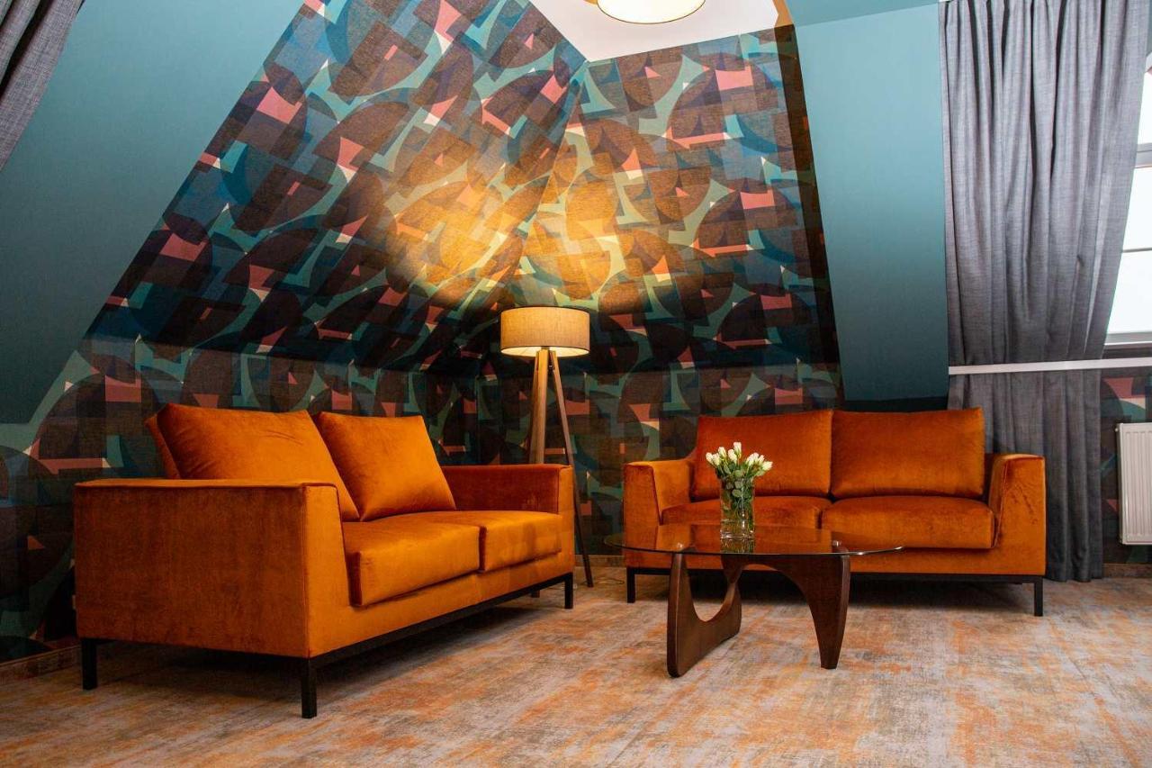 Hotel Styl 70 Pszczyna Bagian luar foto