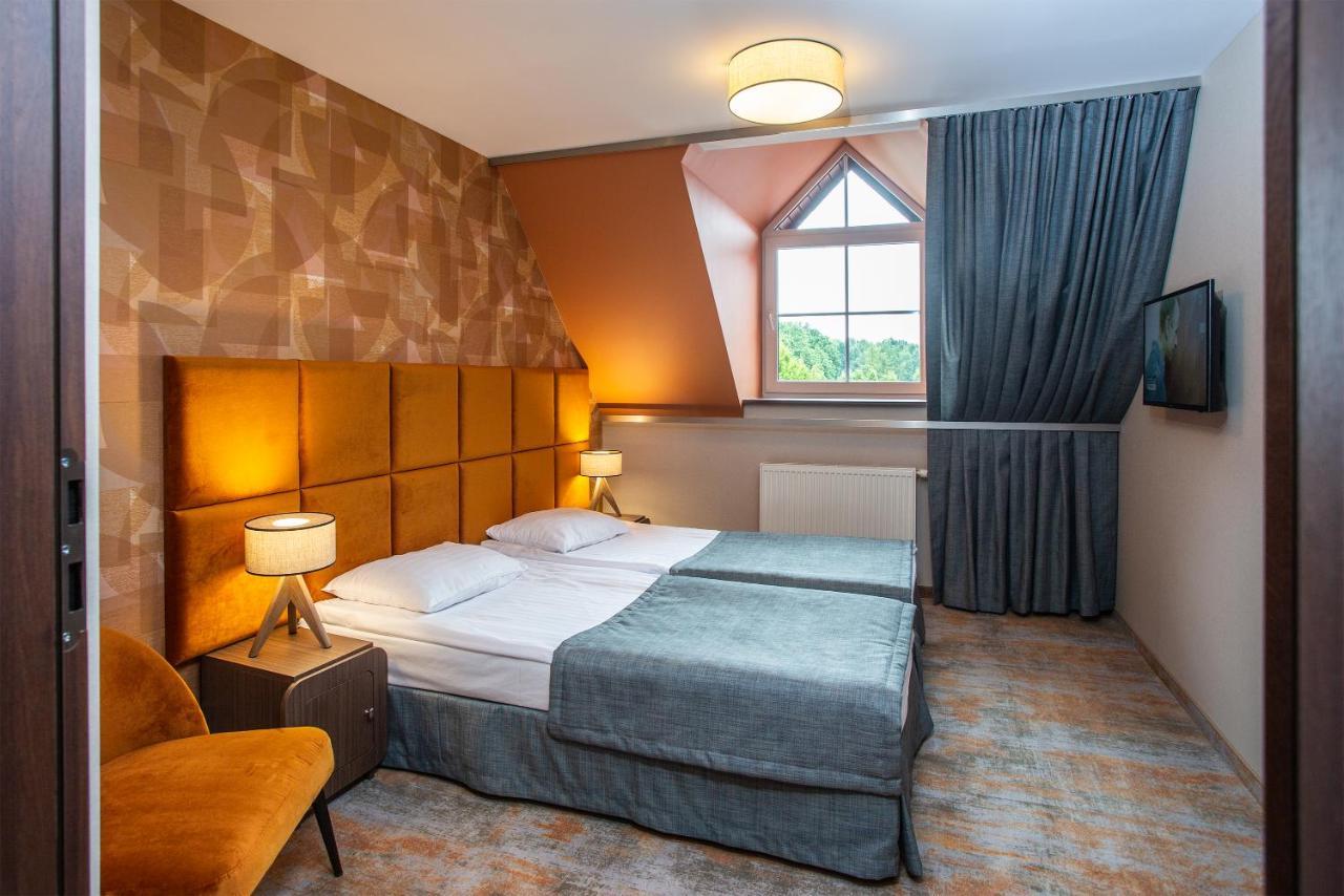 Hotel Styl 70 Pszczyna Bagian luar foto