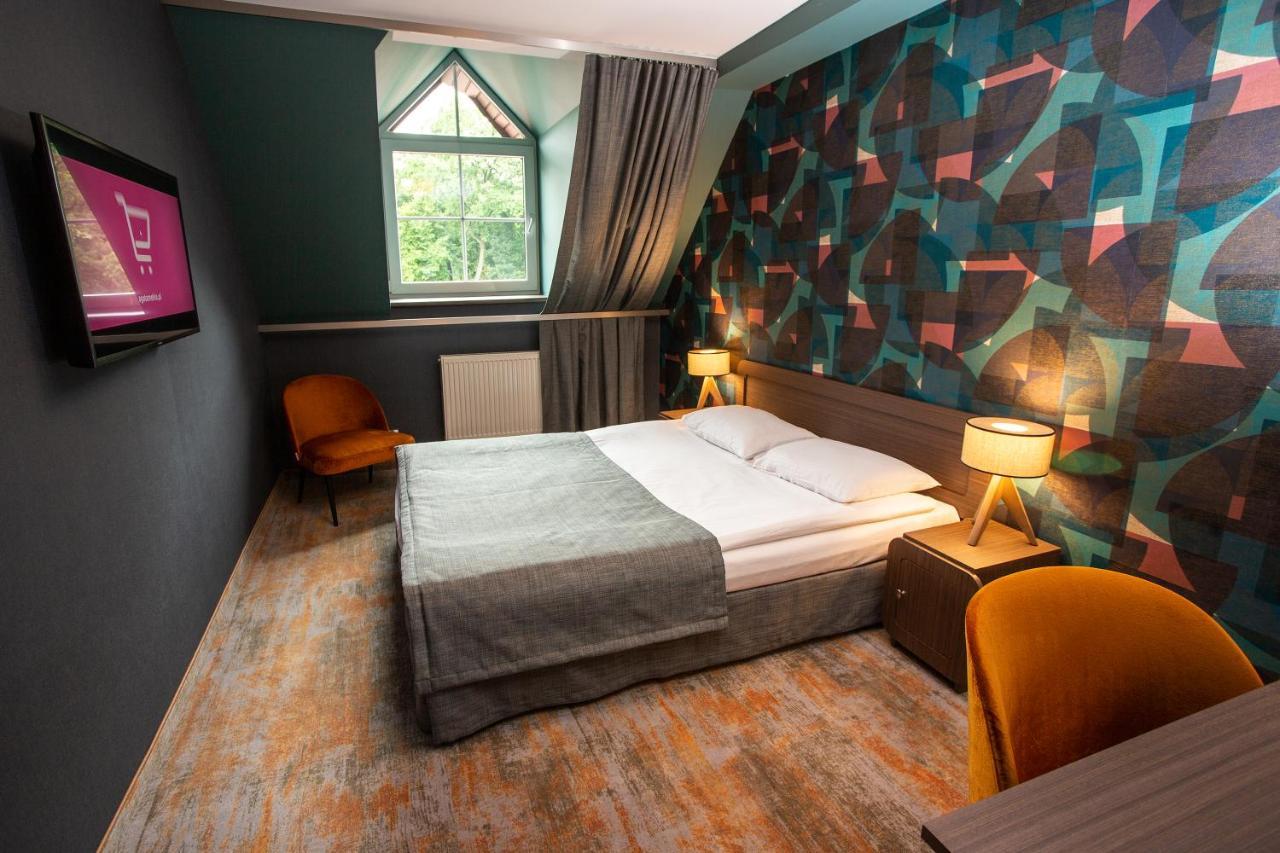 Hotel Styl 70 Pszczyna Bagian luar foto