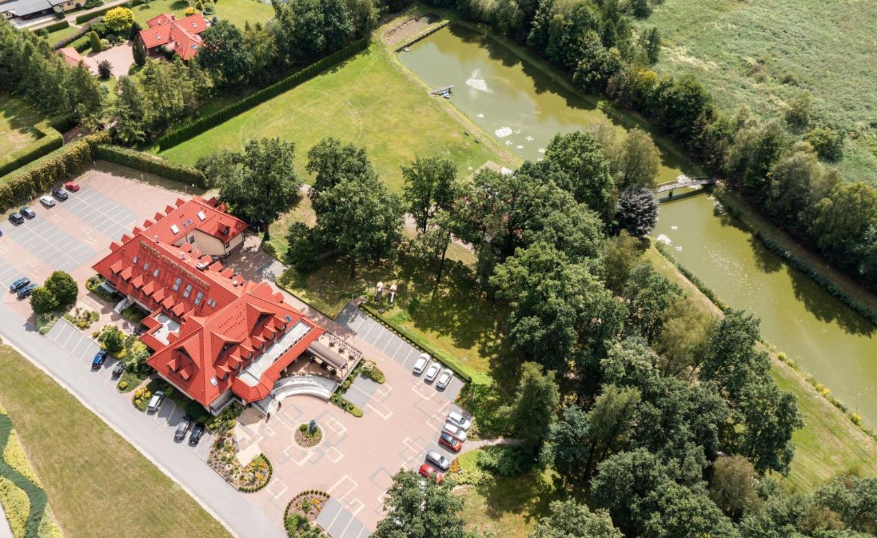 Hotel Styl 70 Pszczyna Bagian luar foto