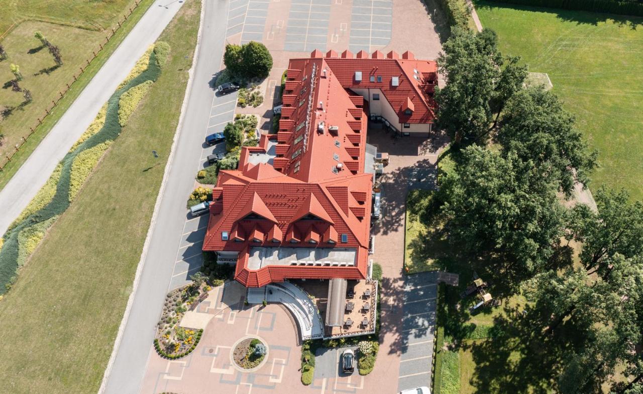 Hotel Styl 70 Pszczyna Bagian luar foto