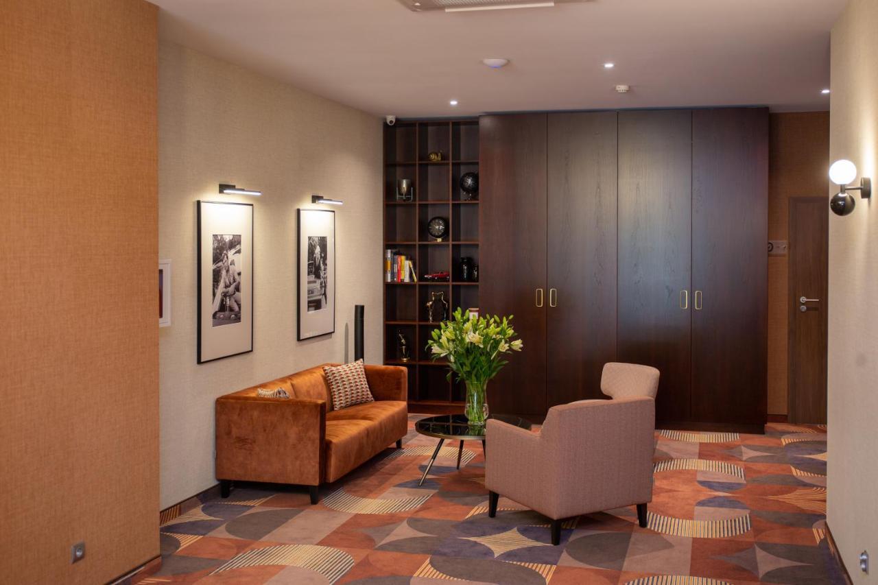 Hotel Styl 70 Pszczyna Bagian luar foto