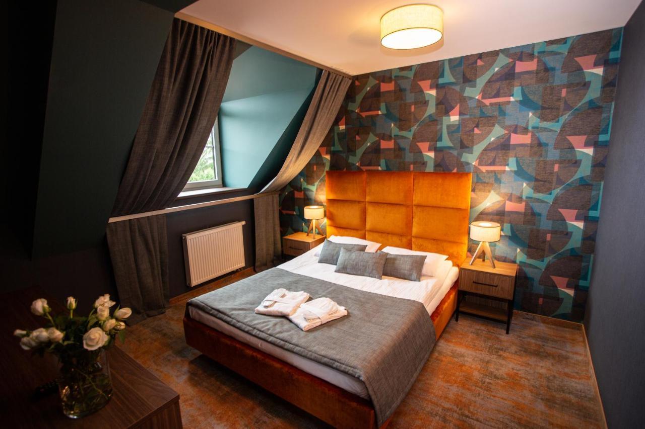 Hotel Styl 70 Pszczyna Bagian luar foto