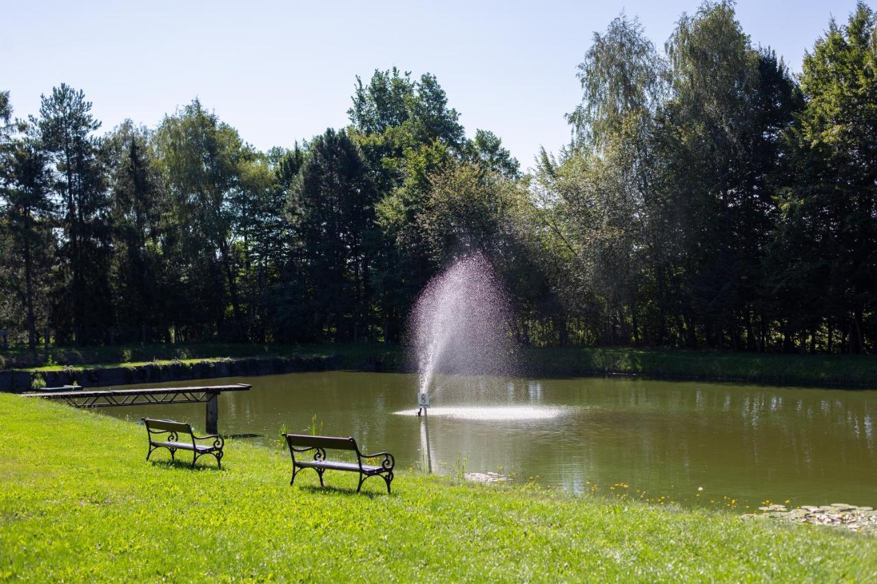 Hotel Styl 70 Pszczyna Bagian luar foto