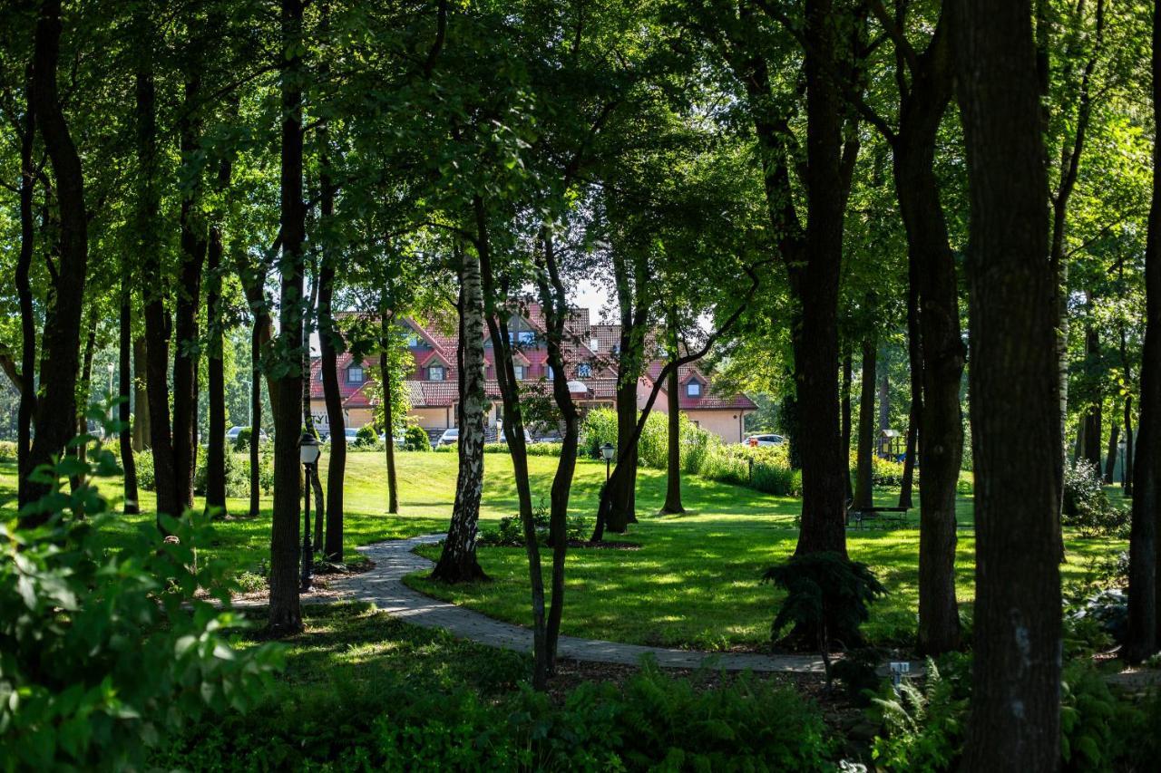 Hotel Styl 70 Pszczyna Bagian luar foto
